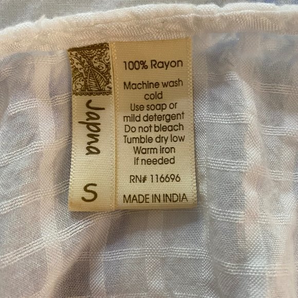 Japana white cropped top - Picture 3 of 3